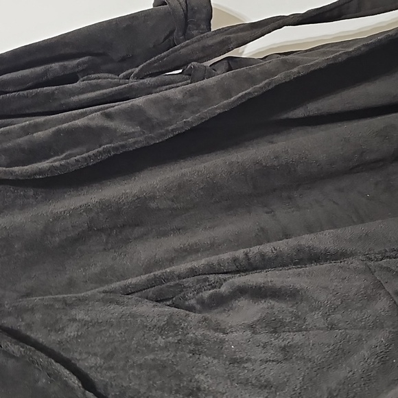 Tommy Bahama Long Robe - Picture 9 of 9